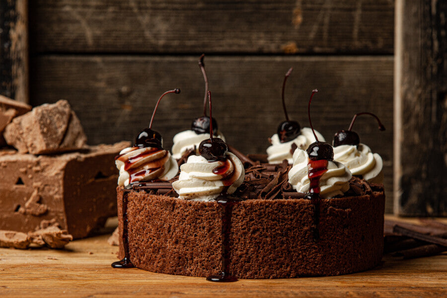 עוגת היער השחור | עוגות חגיגיות במשלוח | ג'ויס מסעדה כפרית